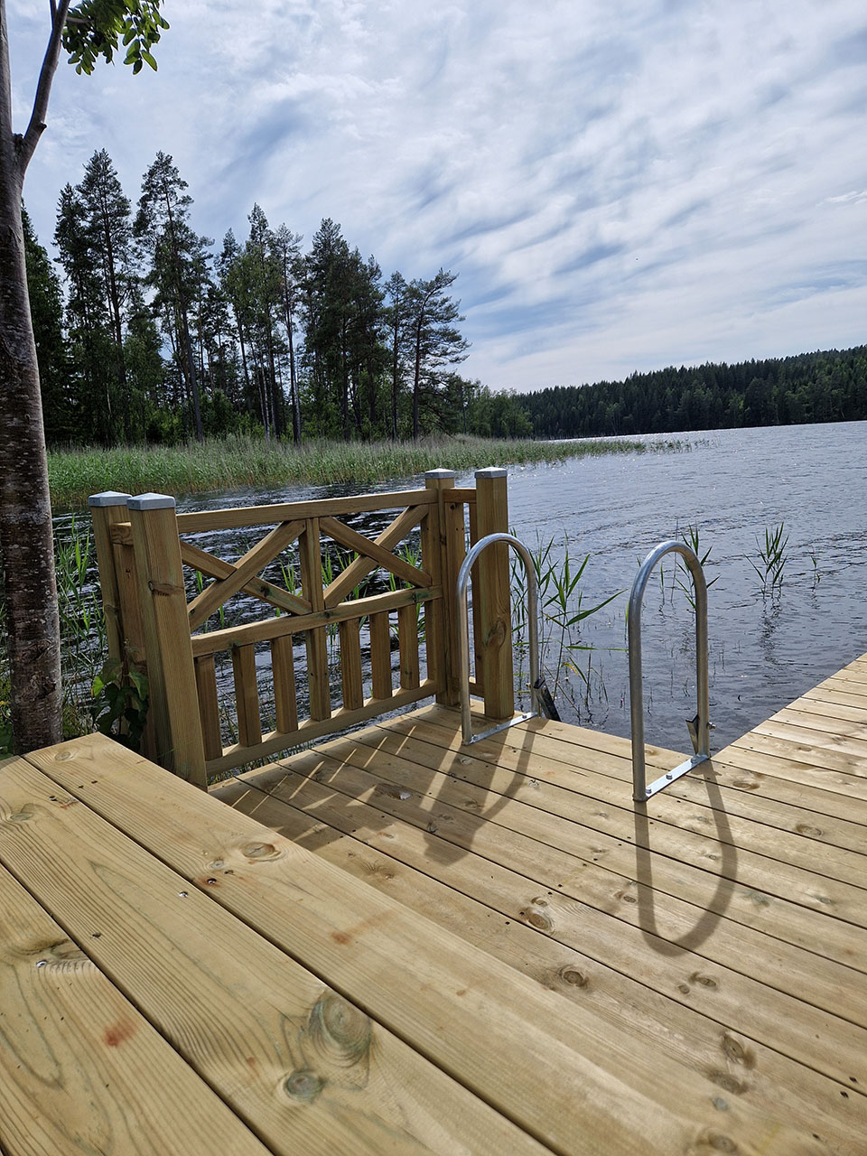 Urhem renoverade brygga i Undenäs