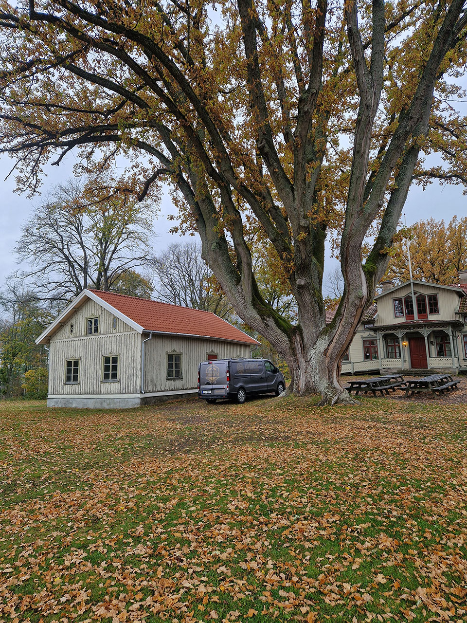 Urhem genomförde takrenovering på gård i Timmersdala.