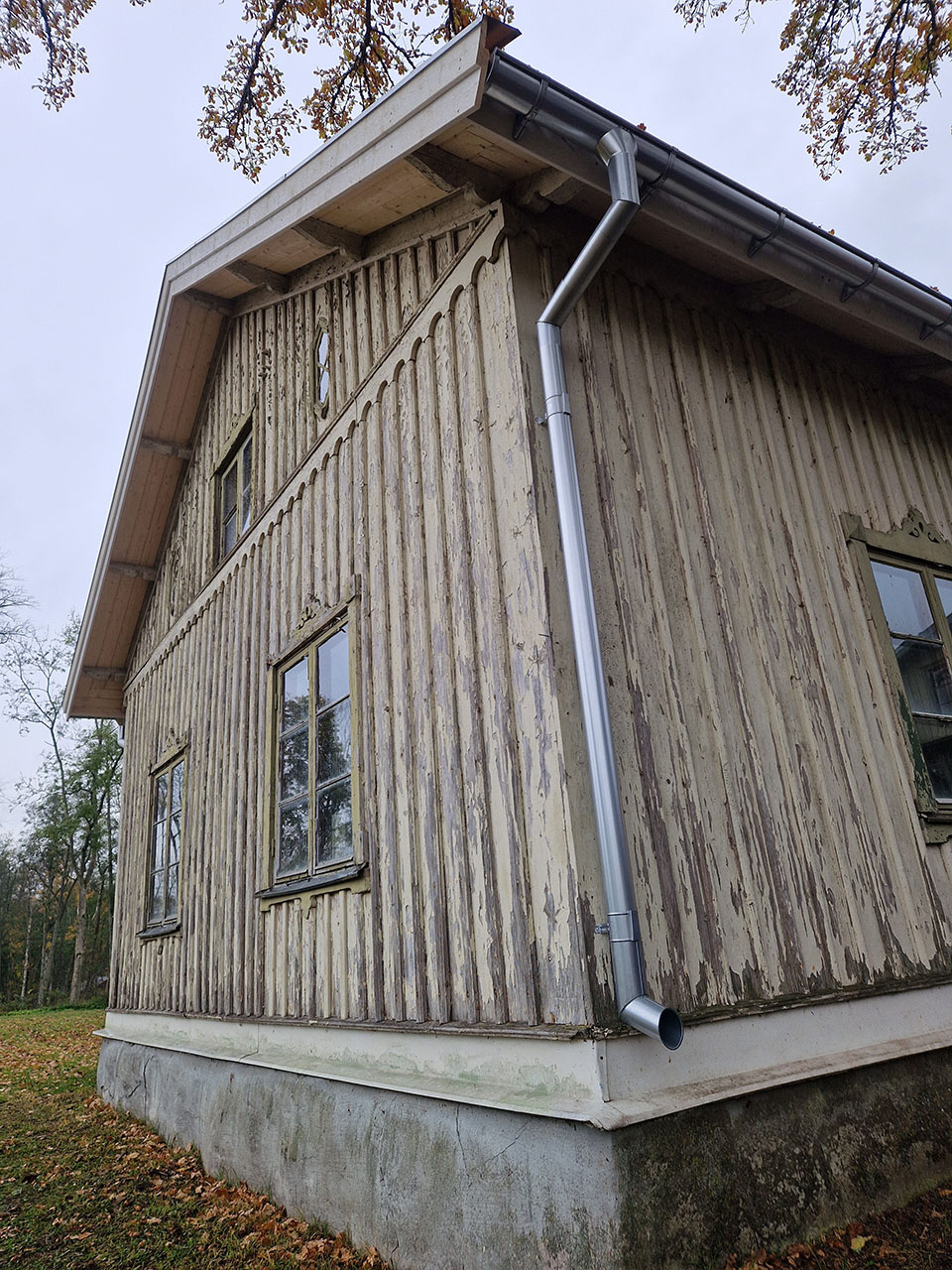 Urhem genomförde takrenovering på gård i Timmersdala.